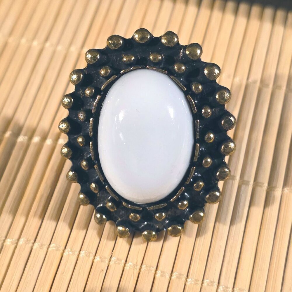 Bold Vintage 90s Bronze and White Oval Cabochon Ring with Gothic Raised Dots